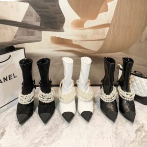 Cha_nel pearl boots